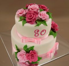 Narodeninová torta s ružami